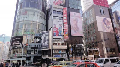 利郎东京户外广告——位于日本东京最为繁华的银座街头