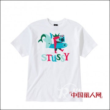 时尚品牌Stussy联名Adrian Johnson系列T恤