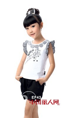 黑白两色演绎充满创新的鲜生活-- Ok100童装