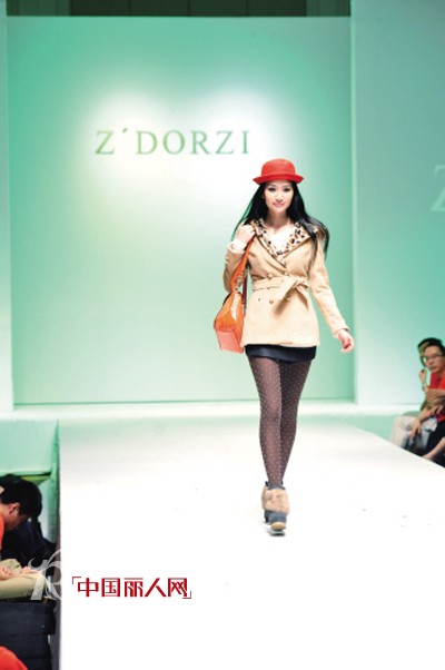 卓多姿品牌2012年冬季新品引领“柔美新一代”