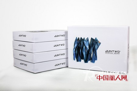 中国新生代牛仔裤品牌JUNTWO首推2012新季兄弟款新品