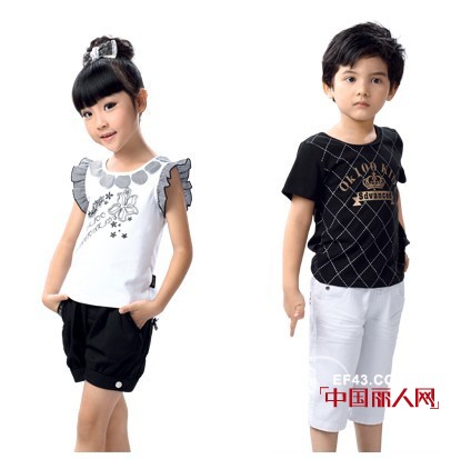 黑白两色演绎充满创新的鲜生活-- Ok100童装