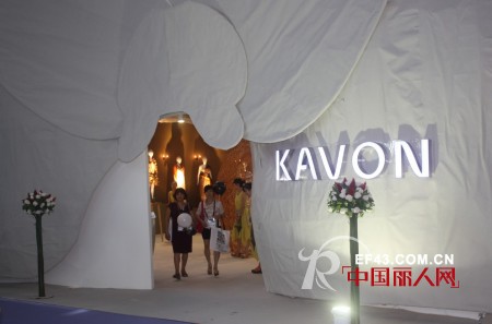让人与自然更贴近 KAVON女装品牌优雅出席2012深圳服装展