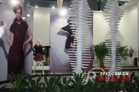 Girl Line格子廊2012深圳服装展 用新的时尚创造新的生活