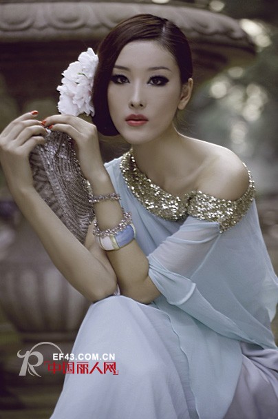 香莎品牌女装 高贵优雅、浪漫古典的仕女风范