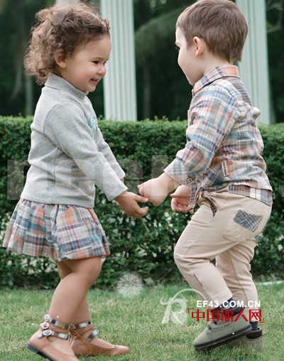 皮卡泡泡童装  为孩子带来多元化的时尚天地