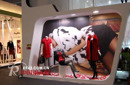 天兰品牌女装优雅亮相2012广州国际服装节