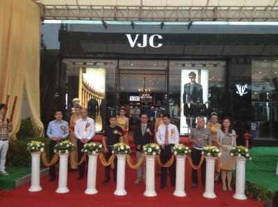 国际品牌VJC男装的中国首家会所店深圳天安数码城内盛装开业