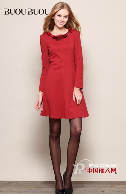 BUOUBUOU邦宝品牌女装  明丽红色调连衣裙穿出优雅品位