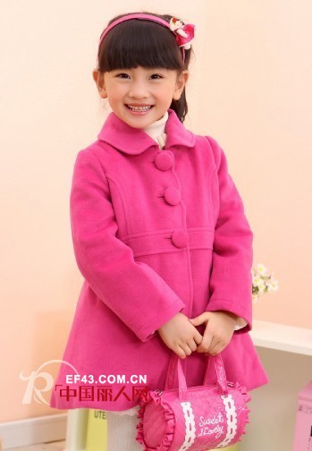 珍妮.贝尔女童装冬季大衣 打造甜美可爱的小公主