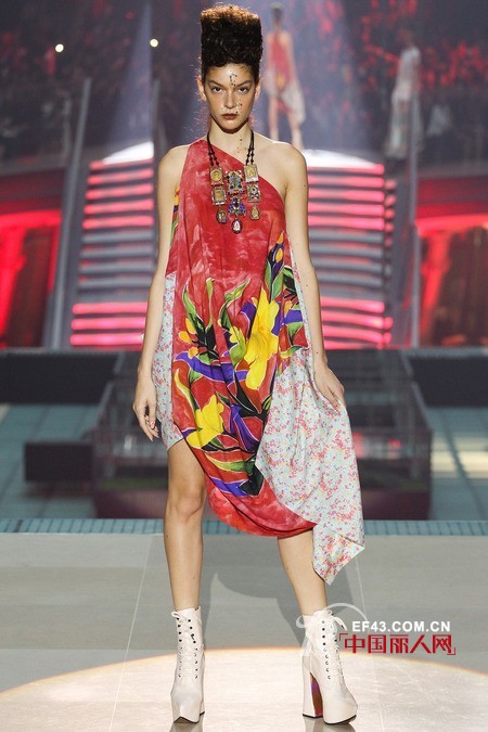 Vivienne Westwood 2014女装春夏服饰