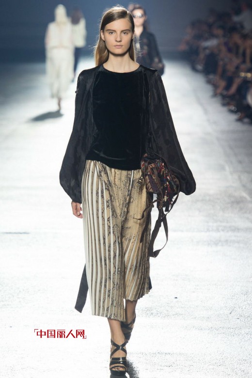 德赖斯·范诺顿 (Dries Van Noten)    2014春夏女装混合时尚
