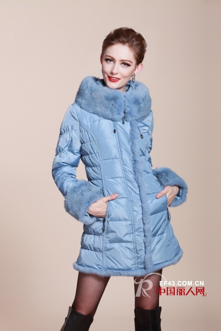 冬季长款羽绒服 保暖又时尚长款也精彩