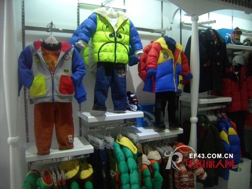 小熊B琪品牌童装2014“进军”上海，2013年12月1 日第一家分店新店开业