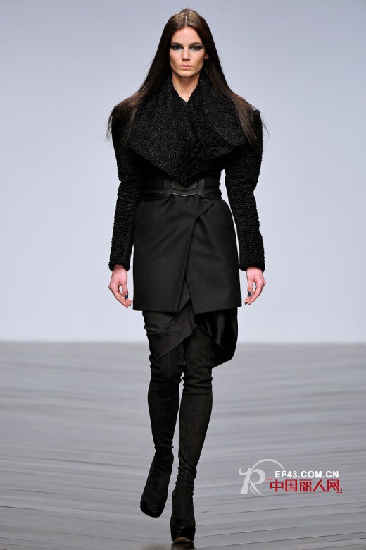 Jean-Pierre Braganza 2013秋冬女装黑色拼接外在美