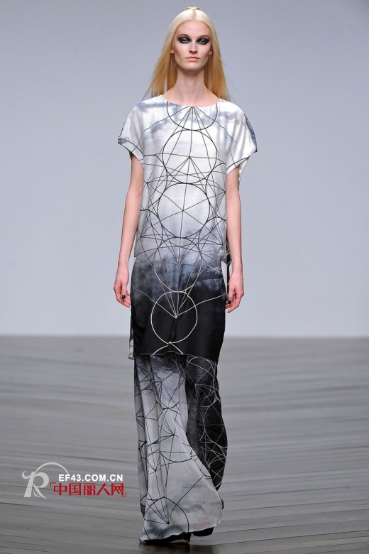 Jean-Pierre Braganza 2013秋冬女装黑色拼接外在美