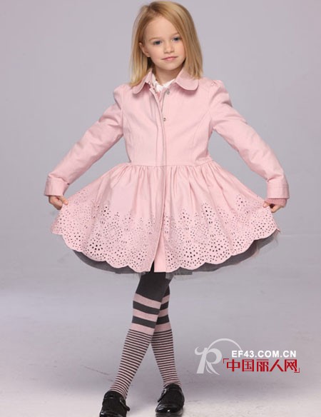 粉色童装搭配什么款式好看 针织衫款式搭配
