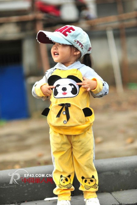 小贝壳童装  打造时尚东方的婴幼服饰新文化