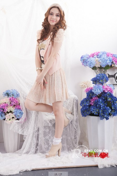 阿珍妮时尚女装2013年春夏新品上市