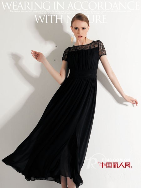 卡特丽女装2013春夏新款 黑色蕾丝性感出镜