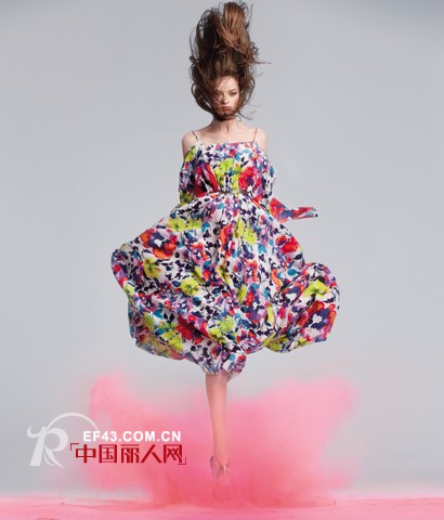 米可芭娜女装 气质印花红遍2013春夏街头