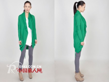 江南布衣品牌女装  不同材质肌理彰显不同的穿着态度