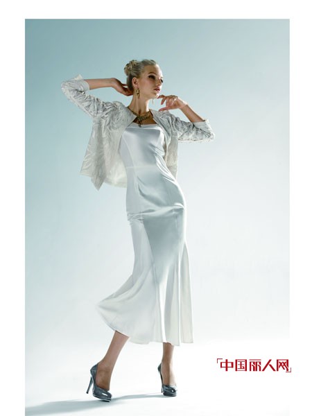 金台绣中国风的夏季女装 感受真丝刺绣的奢华
