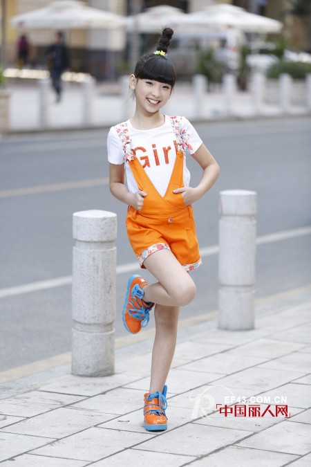 “越位少年装”做时尚潮流的主角，过橙色般快乐的少年生活