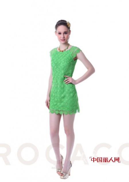 洛可可女装2013夏季爆款 艺术感连衣裙变身“小洋妞”