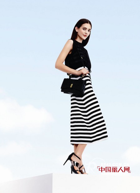 艾莱依eral女装2013夏季连衣裙系列 黑白条纹重现经典