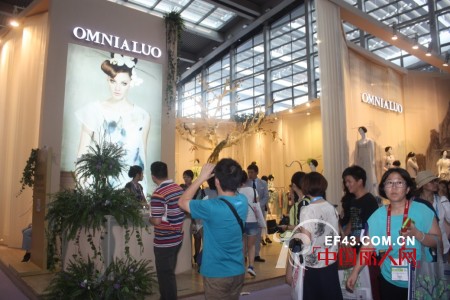 深圳服装展 OMNIALUO欧柏兰奴完美演绎“穿越时空的艺术”