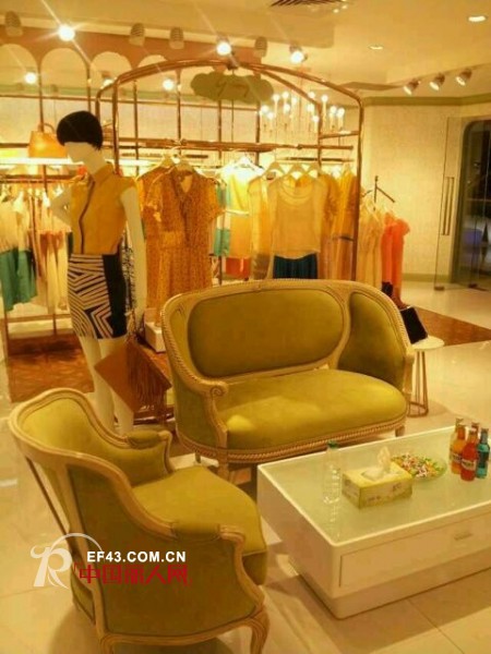 恭贺品牌女装衣香丽影上海818广场隆重开业