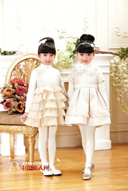 中西风格大不同 秋冬童装搭配出各种型
