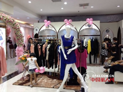 热烈庆祝迪斯廷·凯女装湖南郴州中皇城店盛大开业