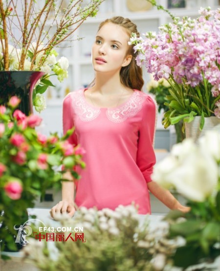 什么是花朵装 春夏流行颜色搭配 粉色服装搭配