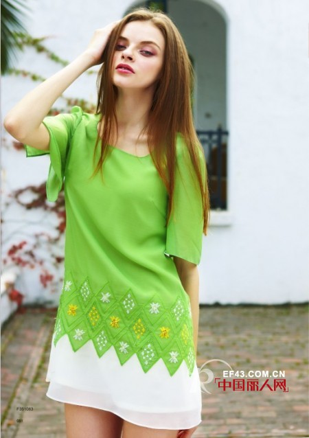 绿色连衣裙怎么搭配 春夏流行什么面料 雪纺款式流行吗
