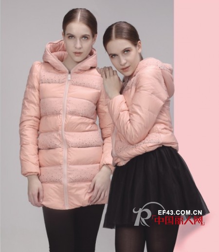 鲜嫩的粉色外套单品 冬季轻松减龄的搭配