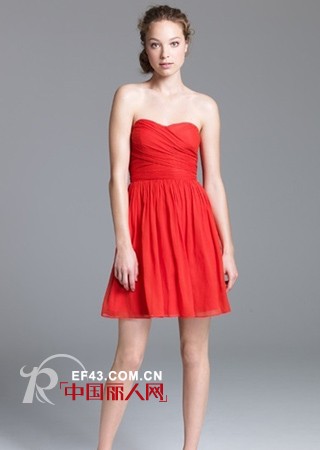 红色婚纱礼服怎么选 伴娘礼服怎么选