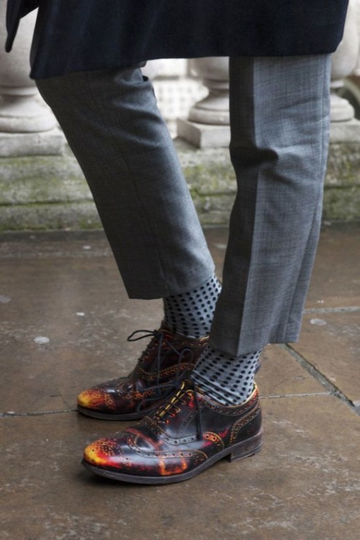 2014伦敦时装周街拍 皮鞋+方包打造初春潮流范儿