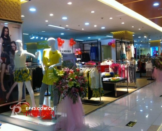 丹比奴品牌女装三家新店3月8日隆重开业