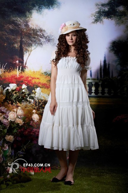 白色连衣裙经典款式 打造优雅清纯女神范儿