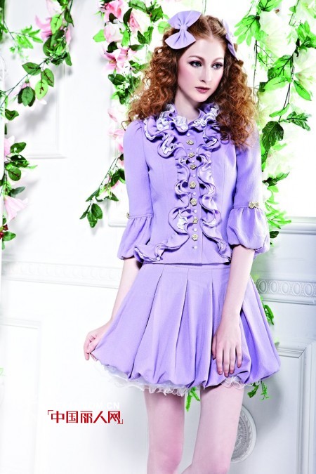 迷情紫色连衣裙搭配 格子裙彰显日系风