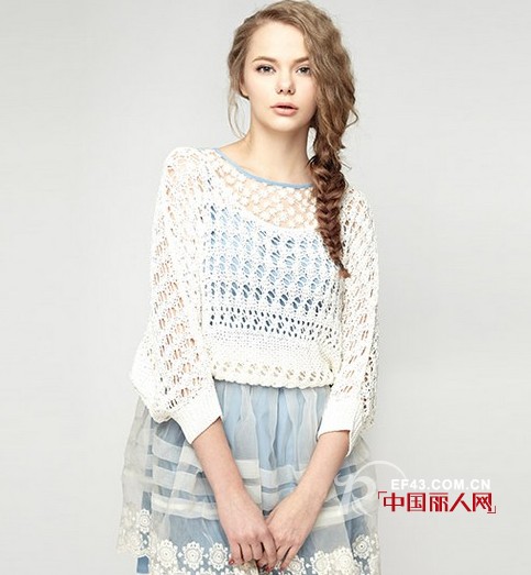 最热的女装镂空衫款式 针织蕾丝镂空织花单品LOOK
