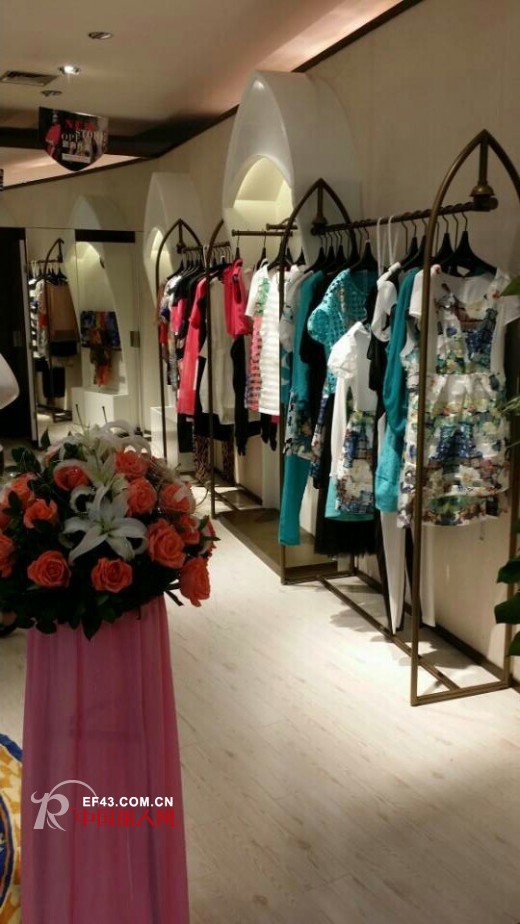 迪斯廷·凯艺术女装品牌重庆璧山县专卖店开业