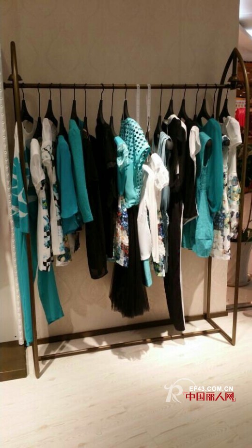 迪斯廷·凯艺术女装品牌重庆璧山县专卖店开业