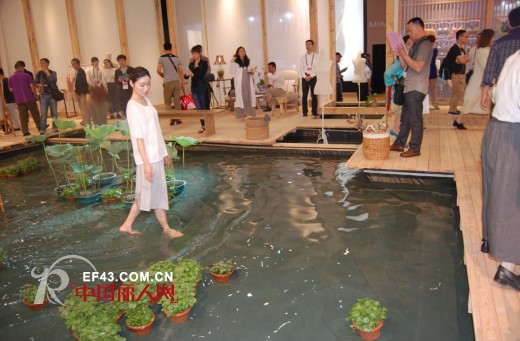 中国丽人网专访凯诗芬内衣黄总：以水为镜展艺术魅力