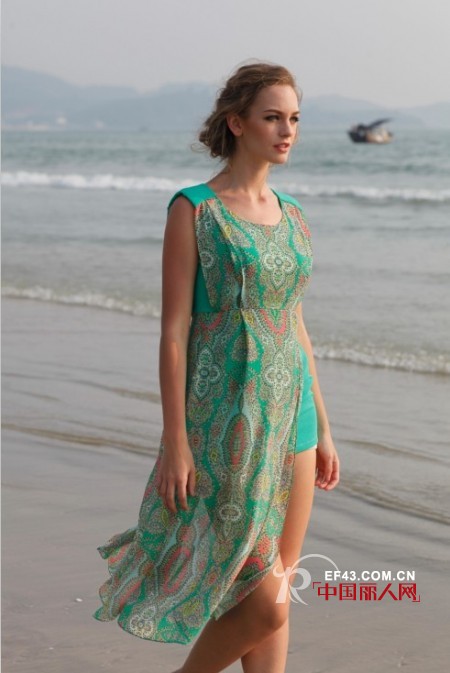 去海边度假穿什么裙子好 沙滩裙长裙新款