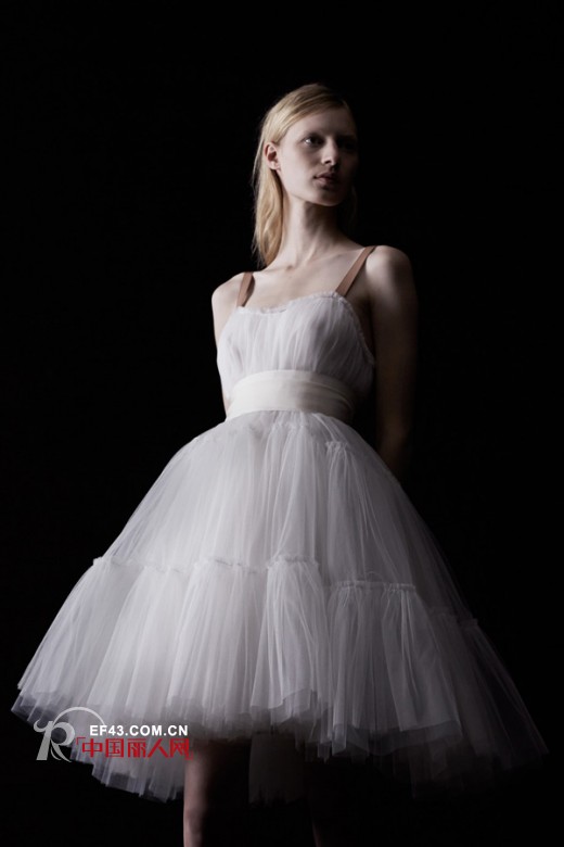 法国历史最悠久的高级时装品牌Lanvin推出2014婚纱系列