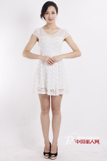 韩版蕾丝裙显瘦款 夏季衣橱必备款