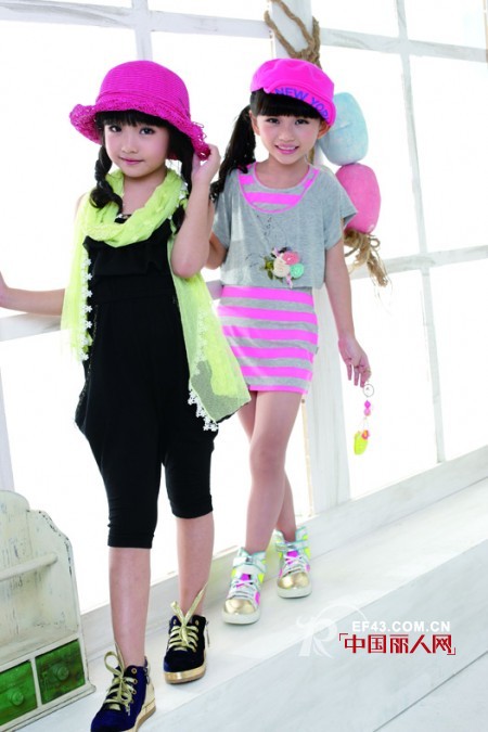 休闲装搭配　夏季女童服装搭配　今年童装流行款式